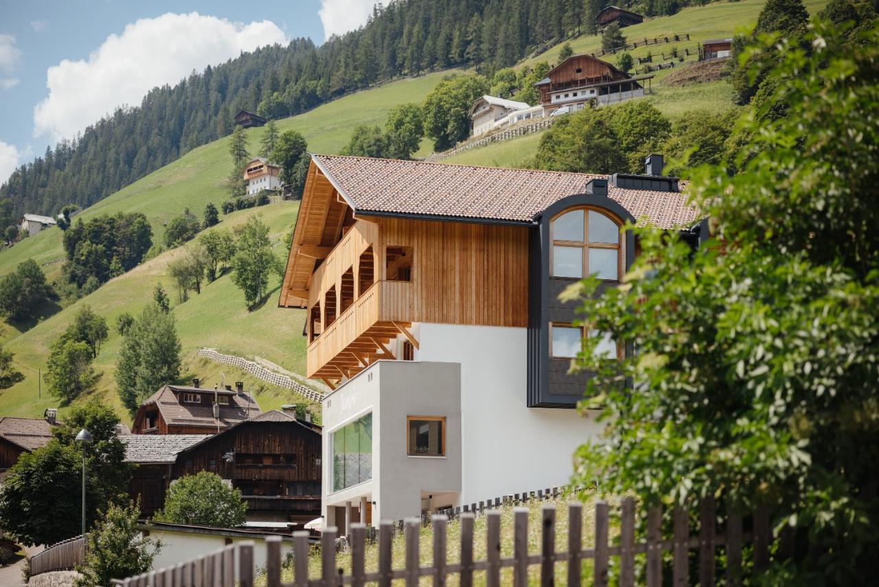 Berghotel Sanví San Martino in Badia Exteriér fotografie