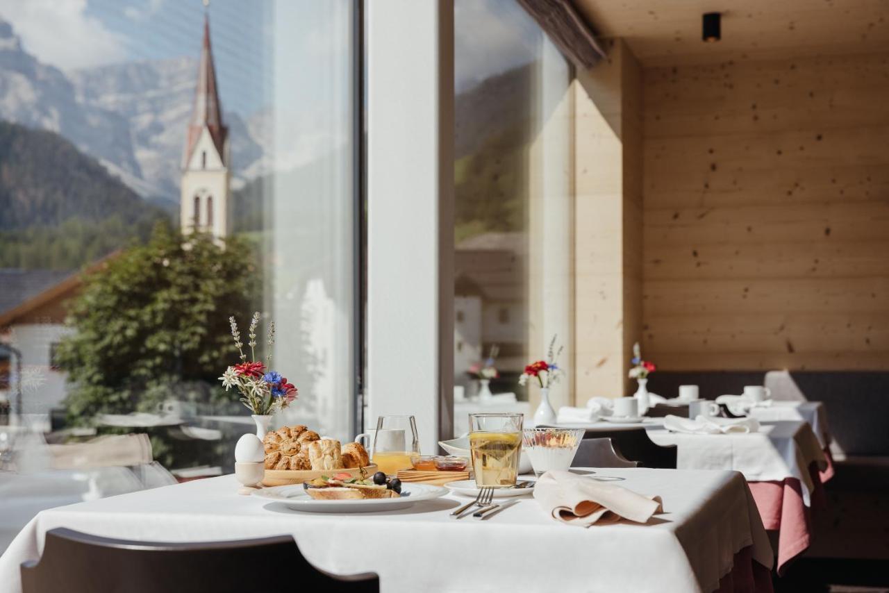 Berghotel Sanví San Martino in Badia Exteriér fotografie